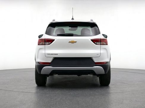Used 2025 Chevrolet TrailBlazer LT FWD image 7