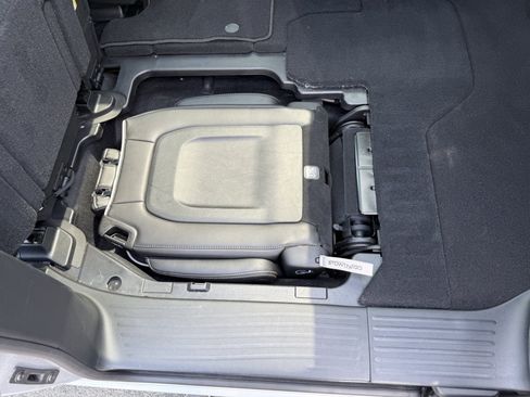 Used 2026 Chrysler Pacifica Limited FWD image 12