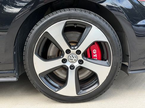 Used 2017 Volkswagen GTI SE FWD image 14