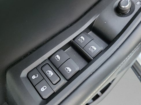 Used 2025 Jeep Grand Cherokee L Laredo AWD/4WD image 13