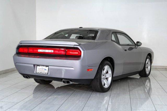 Used 2013 Dodge Challenger R/T RWD image 6