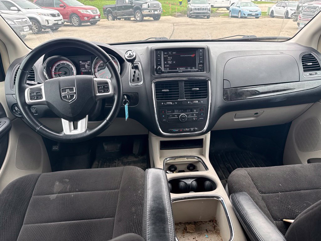 Used 2013 Dodge Grand Caravan Crew FWD image 12