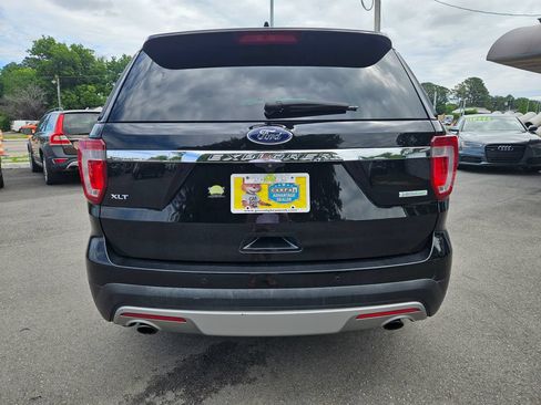 Used 2017 Ford Explorer XLT w/ Equipment Group 201A FWD image 6
