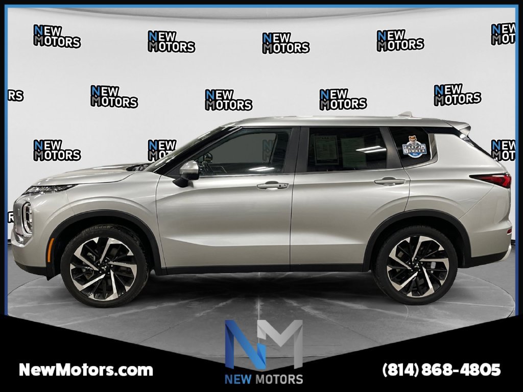 Used 2024 Mitsubishi Outlander SE Black Edition AWD/4WD image 2