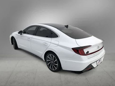 Used 2021 Hyundai Sonata Limited w/ Preferred Accessory Package image 4
