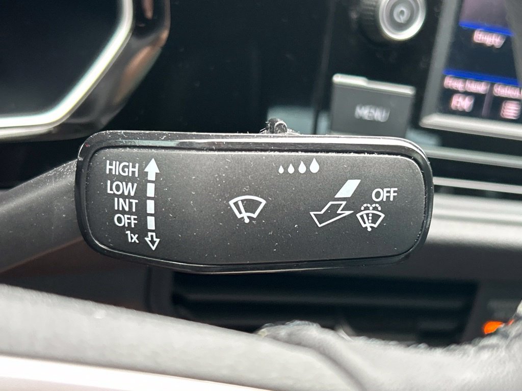 Certified 2024 Volkswagen Jetta SE FWD image 31