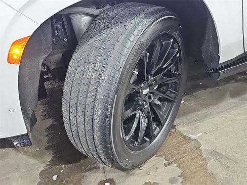 Used 2022 Cadillac Escalade Sport Platinum w/ LPO, ONYX Package image 40