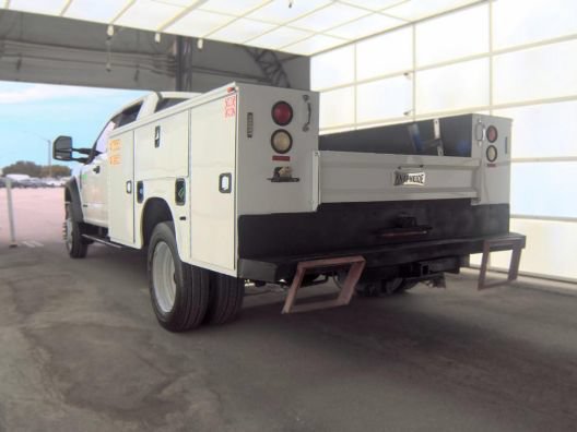 Used 2017 Ford F550 2WD Crew Cab Super Duty image 3