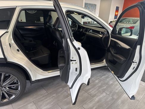 Used 2020 INFINITI QX50 Essential w/ Edition 30 Package image 17