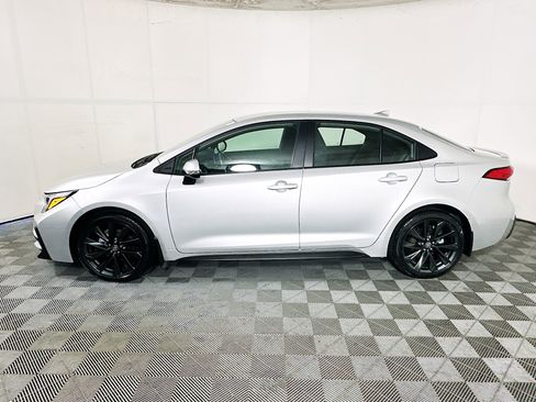 Used 2025 Toyota Corolla SE image 6