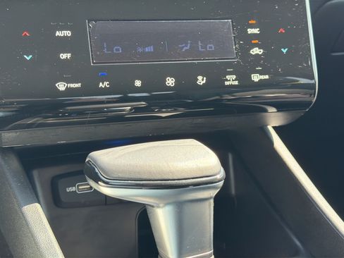 Certified 2024 Hyundai Santa Cruz Limited AWD/4WD image 20