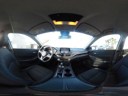 Used 2025 Nissan Altima 2.5 SV image 42