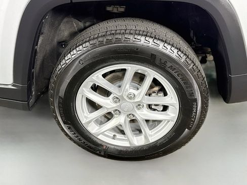 Used 2025 Jeep Grand Cherokee Laredo X AWD/4WD image 32