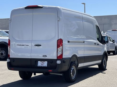 New 2026 Ford Transit 250 148 Medium Roof w/ Load Area Protection Package RWD image 6