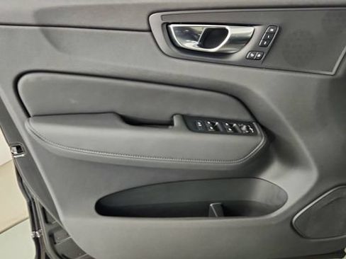 Used 2026 Volvo XC60 B5 Core AWD/4WD image 9