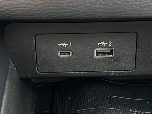 Used 2023 Mitsubishi Outlander SE FWD image 16