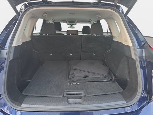 Used 2025 Nissan Rogue SV AWD/4WD image 12