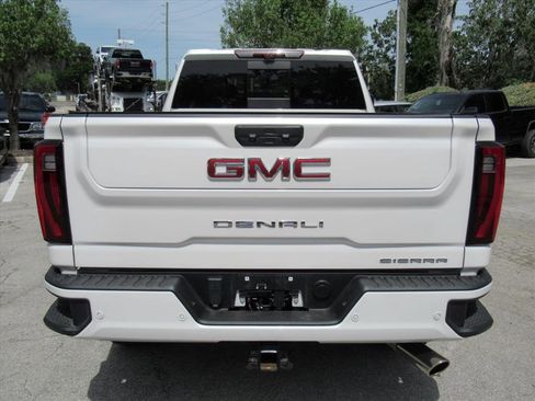 Certified 2024 GMC Sierra 2500 Denali w/ Denali Reserve Package AWD/4WD image 7