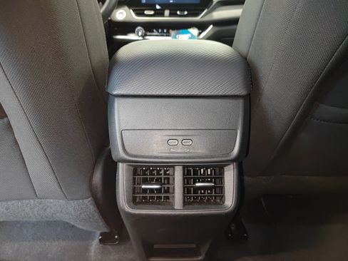 Used 2026 Chevrolet Equinox LT FWD image 27
