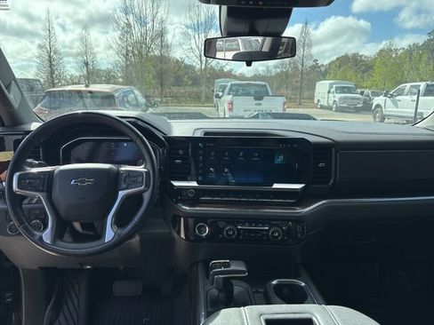 Used 2022 Chevrolet Silverado 1500 LT Trail Boss image 11