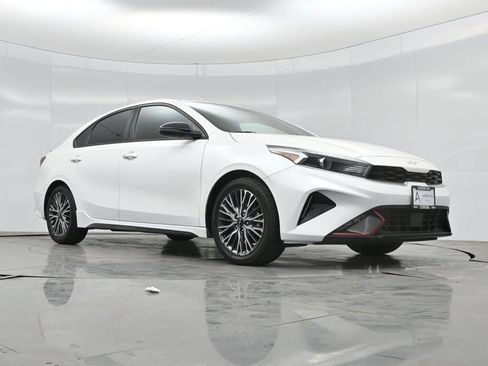 Used 2023 Kia Forte GT-Line w/ GT-Line Premium Package FWD image 2