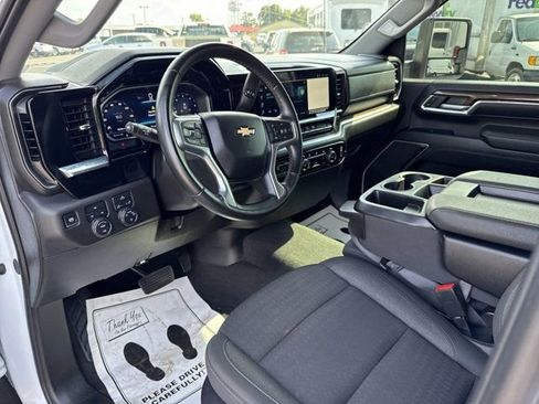 Used 2024 Chevrolet Silverado 2500 LT image 12