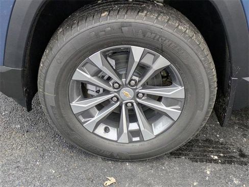 New 2026 Chevrolet Equinox LT w/ Convenience Package II image 32