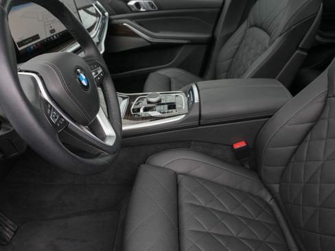 Certified 2024 BMW X5 xDrive40i w/ Premium Package AWD/4WD image 11
