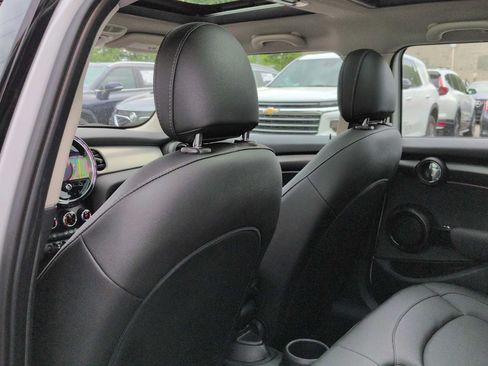 Certified 2024 MINI Cooper 4-Door Hardtop FWD image 19
