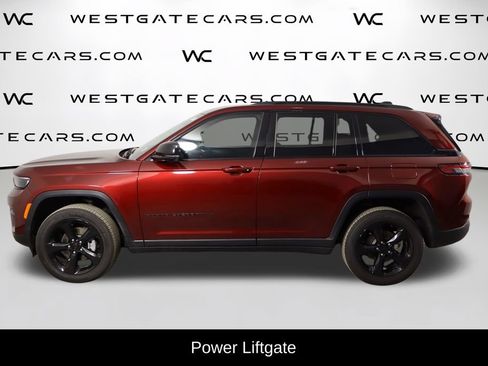 Used 2024 Jeep Grand Cherokee Altitude AWD/4WD image 5