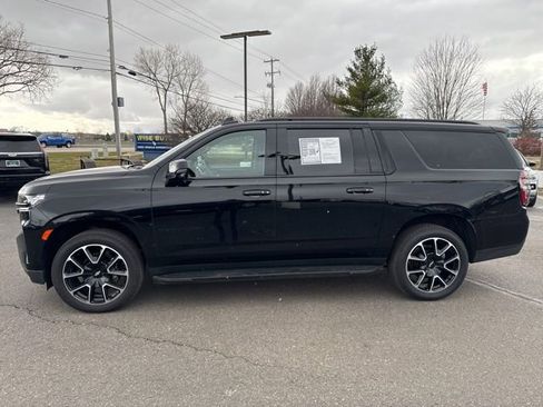 Used 2022 Chevrolet Suburban RST w/ Luxury Package image 2