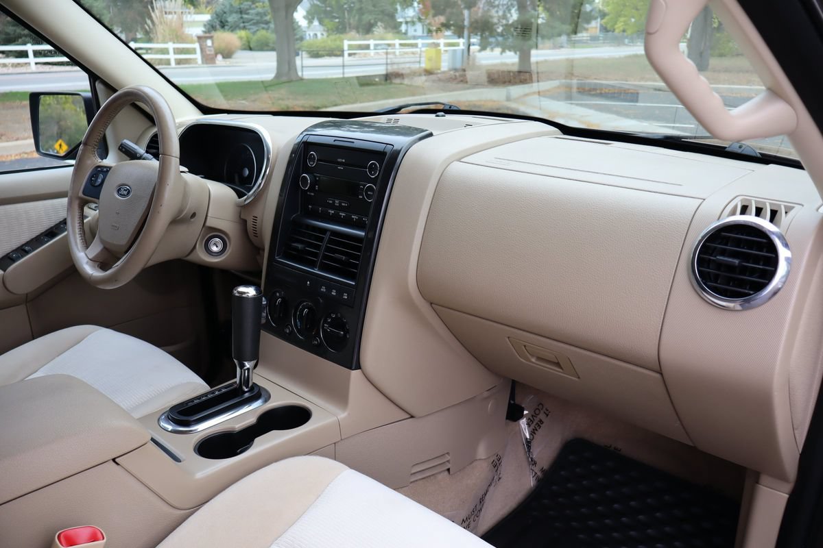 Used 2008 Ford Explorer XLT AWD/4WD image 17