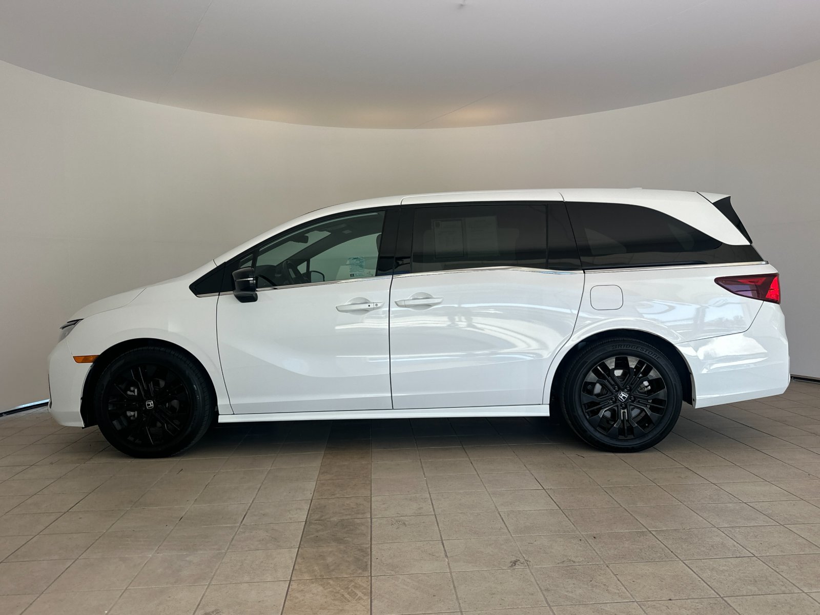 Used 2025 Honda Odyssey Sport-L image 3