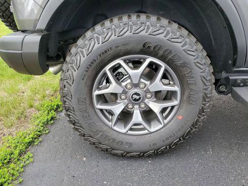 New 2025 Ford Bronco Badlands image 5