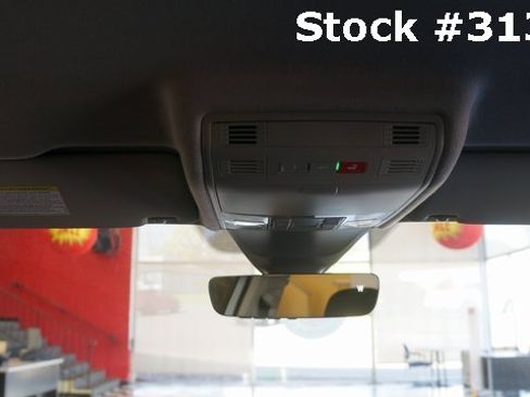 Certified 2024 Volkswagen Tiguan S image 33