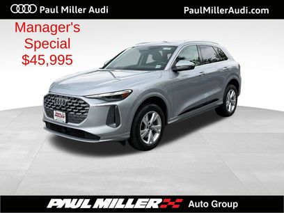 Used 2025 Audi Q5 Premium w/ Convenience Package