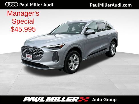 Used 2025 Audi Q5 Premium w/ Convenience Package AWD/4WD image 1