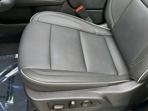 Used 2025 Chevrolet Suburban Premier w/ Sun And Tow Package AWD/4WD image 22