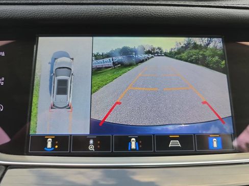 Used 2024 Cadillac XT5 Sportv w/ Technology Package image 17