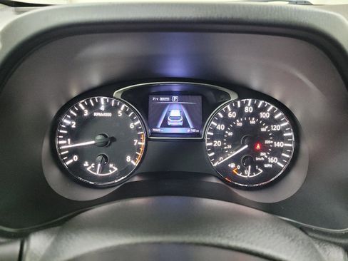 Used 2017 Nissan Pathfinder SV AWD/4WD image 23