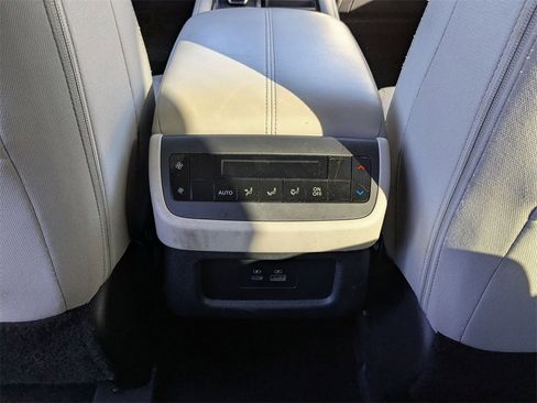 Used 2024 Nissan Pathfinder SV image 29