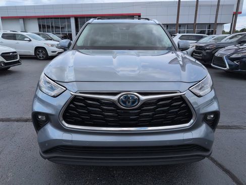 Used 2023 Toyota Highlander Limited AWD/4WD image 8