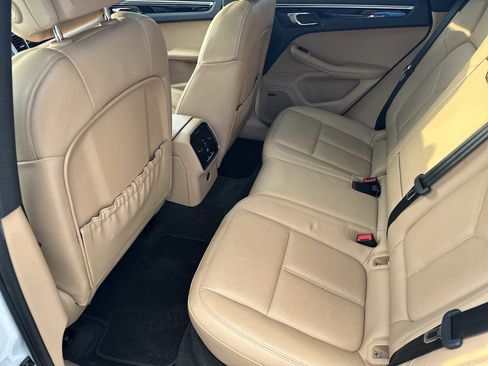 Used 2018 Porsche Macan S image 21