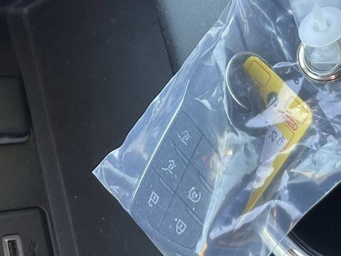 Used 2023 Chevrolet Tahoe High Country image 11