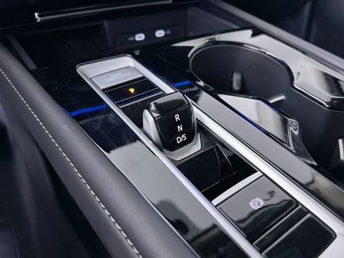 Used 2025 Volkswagen Atlas SEL image 20