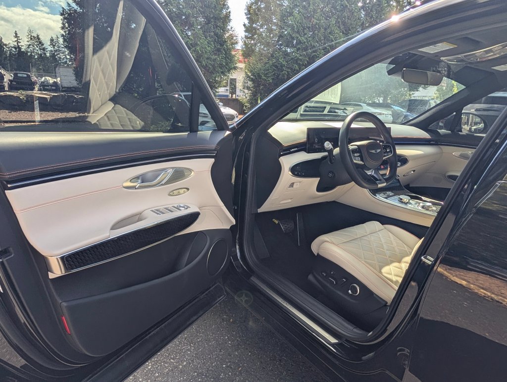 Certified 2026 Genesis GV70 3.5T Sport Prestige AWD/4WD image 22