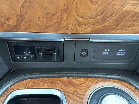 Used 2021 Nissan Armada SL RWD image 11