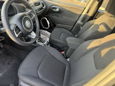 Used 2019 Jeep Renegade Sport image 14