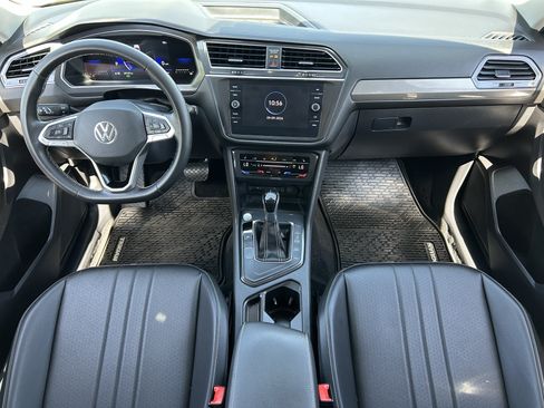 Used 2023 Volkswagen Tiguan SE FWD image 13