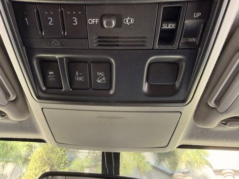 Used 2014 Toyota 4Runner SR5 Premium AWD/4WD image 39